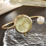 Fashionable Mother-of-Pearl Diamond Pointer Bracelet Watch