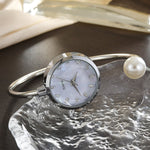 Fashionable Mother-of-Pearl Diamond Pointer Bracelet Watch
